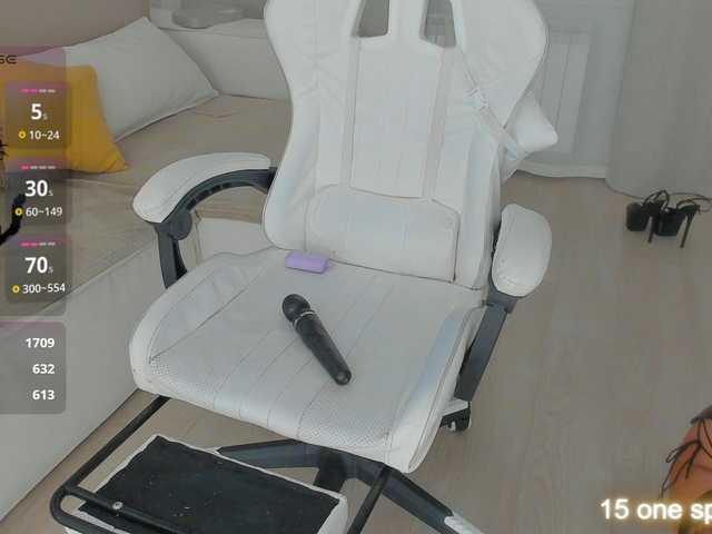 LuckyLady01 live cam on BongaCams