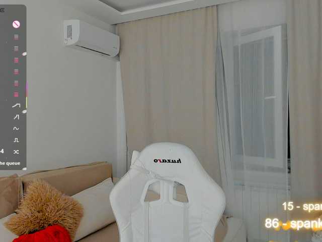 LuckyLady01 live cam on BongaCams