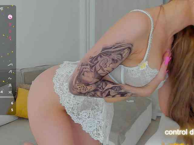 LuckyLady01 webcam