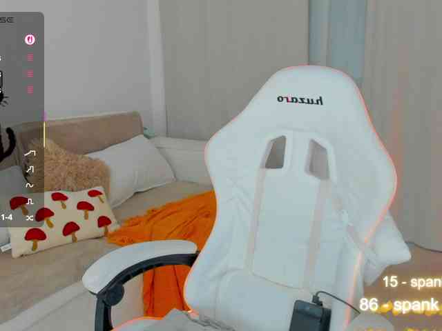 LuckyLady01 webcam
