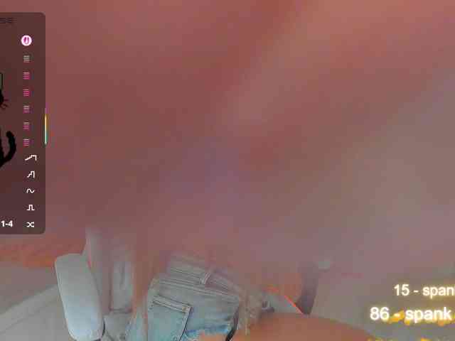 LuckyLady01 webcam