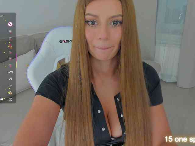LuckyLady01 webcam