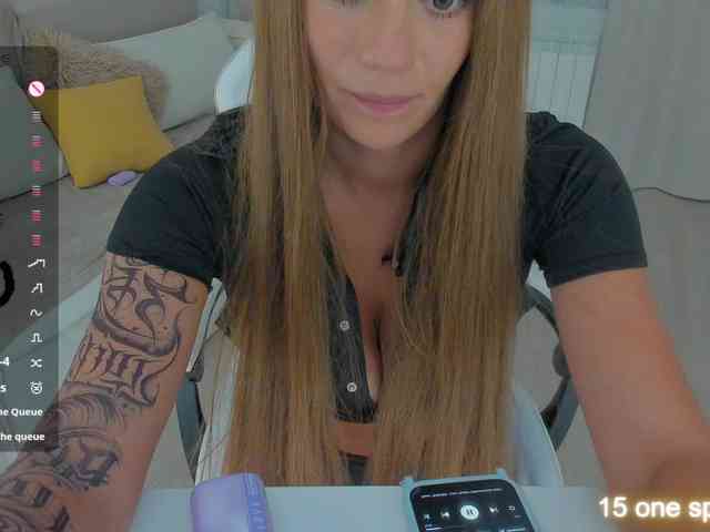 LuckyLady01 webcam