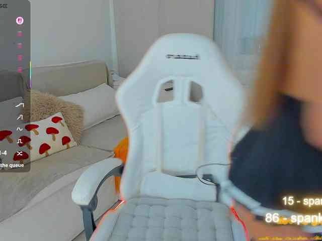 LuckyLady01 webcam