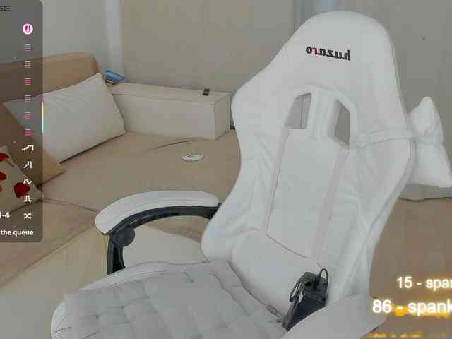 LuckyLady01 webcam