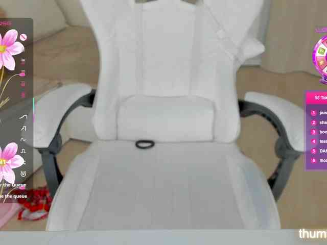 LuckyLady01 webcam