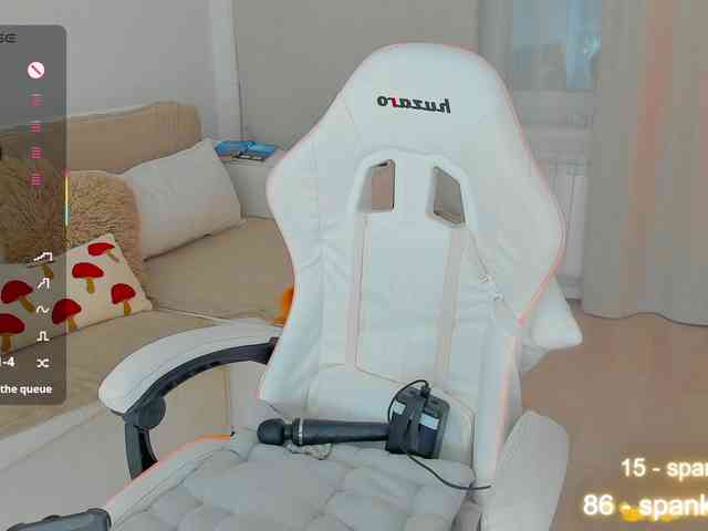 LuckyLady01 webcam