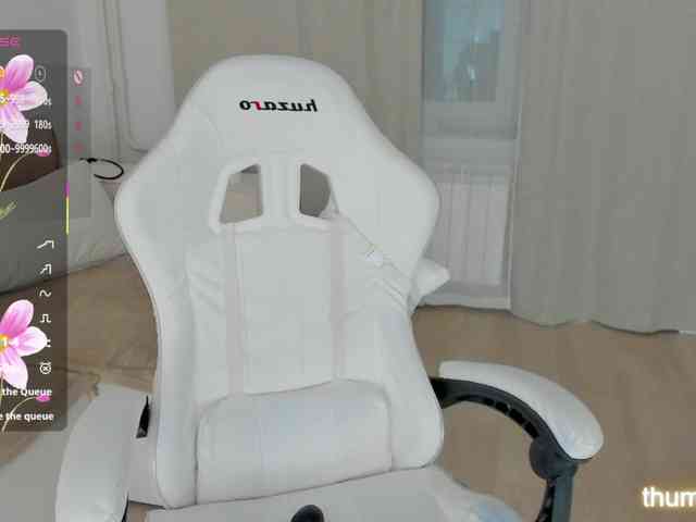 LuckyLady01 webcam