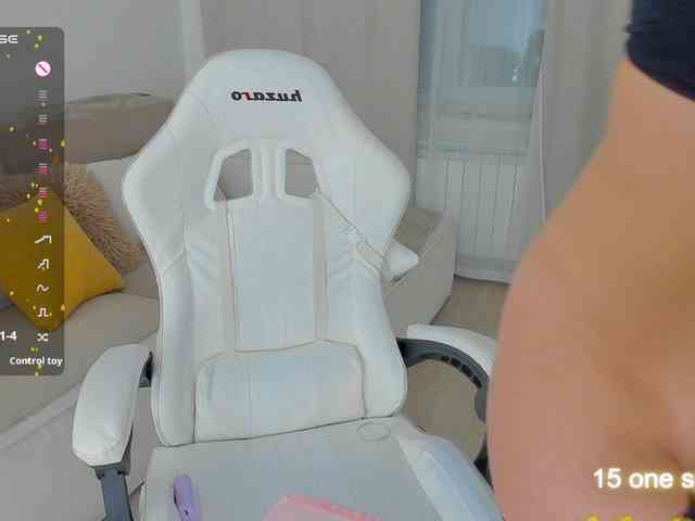 LuckyLady01 webcam