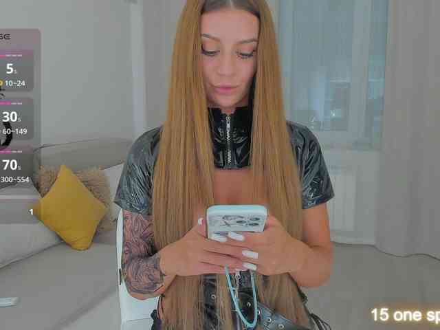 LuckyLady01 webcam