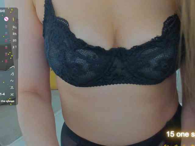 LuckyLady01 webcam