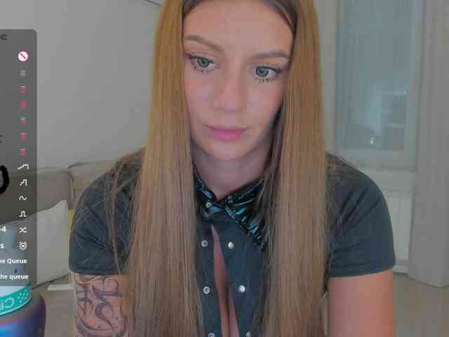 LuckyLady01 webcam