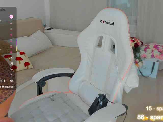 LuckyLady01 webcam