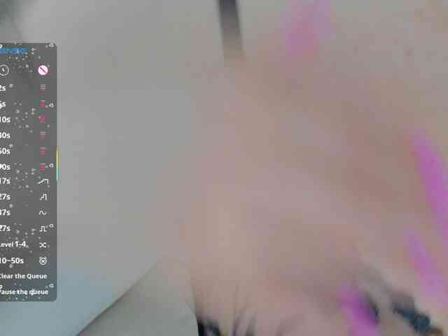 LuckyLady01 webcam