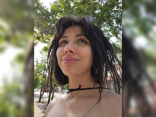 Tinablackkk live cam on BongaCams