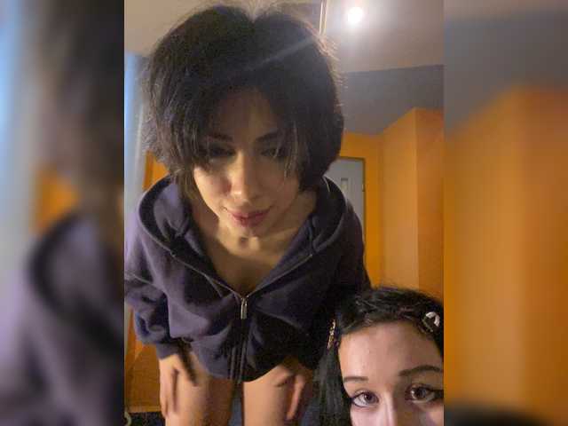 Tinablackkk live cam