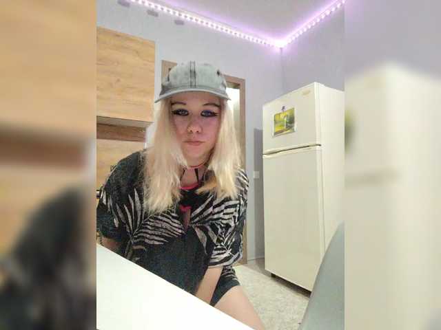 Tinablackkk live cam on BongaCams