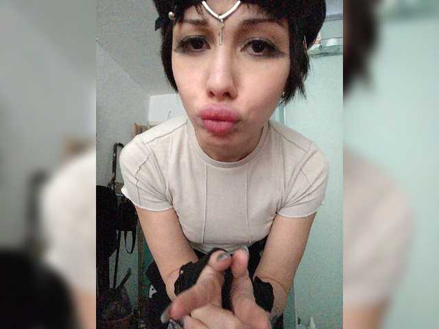 Tinablackkk's BongaCams show and profile