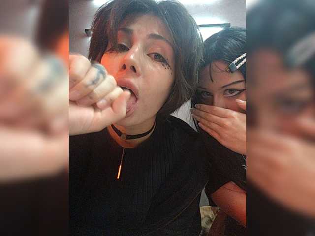 Tinablackkk live cam preview