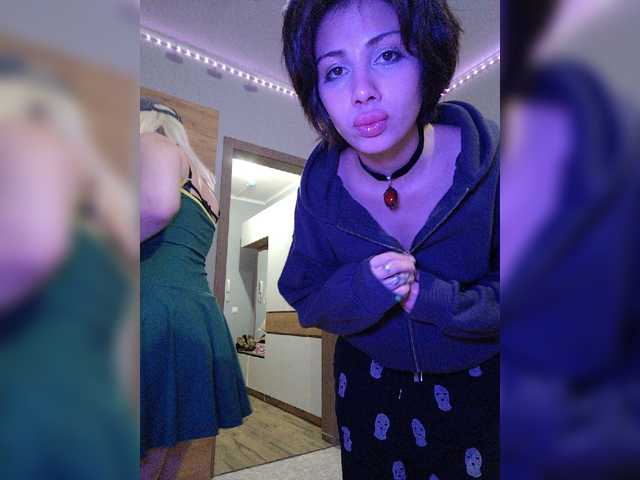 Tinablackkk live cam on BongaCams