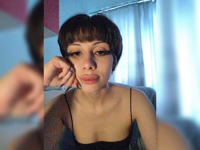 Tinablackkk's BongaCams show and profile