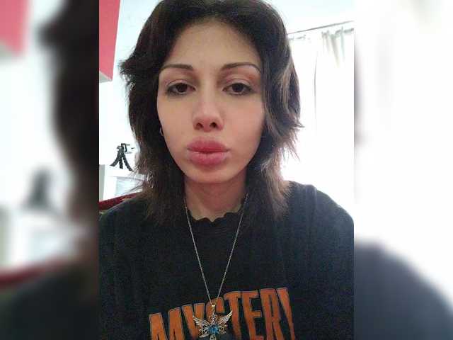 Tinablackkk's BongaCams show and profile