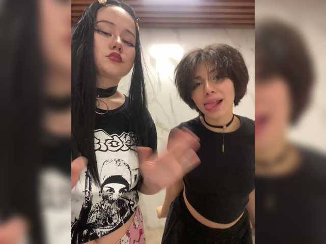 Tinablackkk live cam on BongaCams