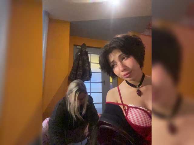 Tinablackkk live cam