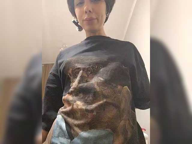 Tinablackkk live cam