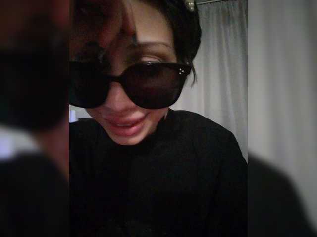 Tinablackkk live cam