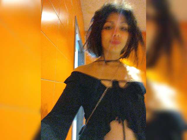 Tinablackkk live cam on BongaCams
