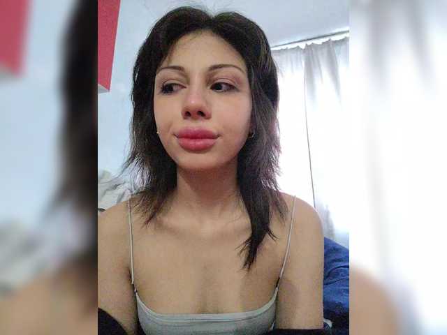 Tinablackkk's BongaCams show and profile