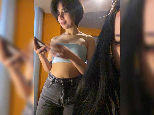 Tinablackkk live cam