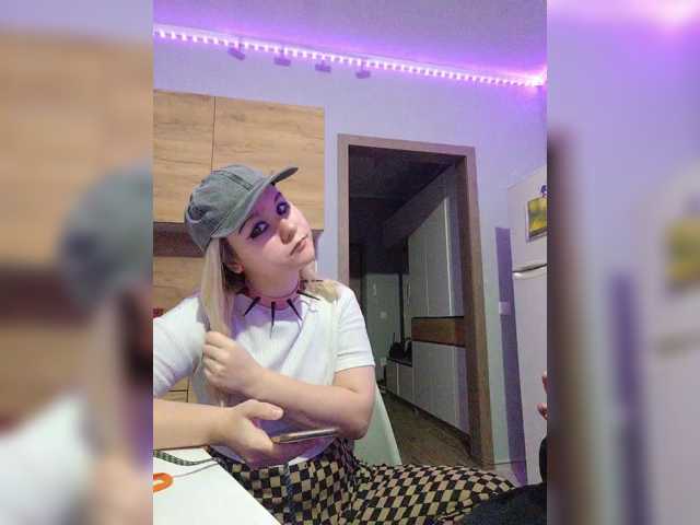 Tinablackkk live cam preview