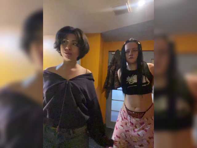 Tinablackkk live cam