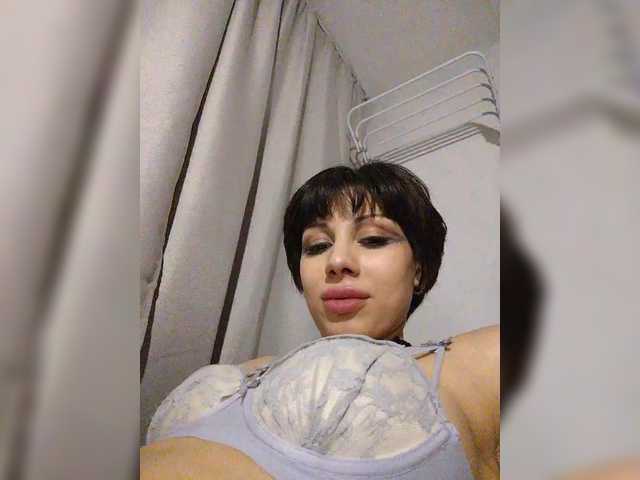 Tinablackkk's BongaCams show and profile