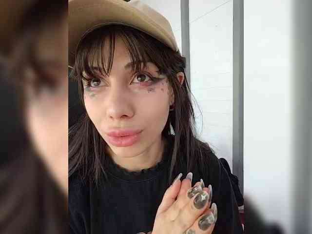 Tinablackkk webcam