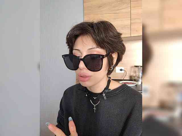 Tinablackkk webcam