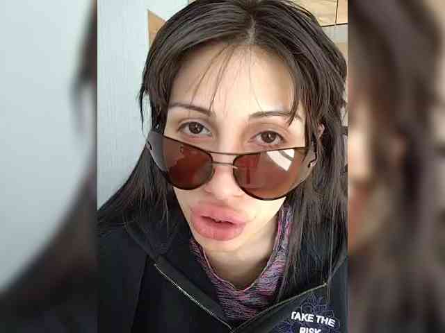 Tinablackkk webcam
