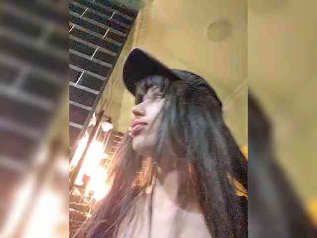Tinablackkk webcam