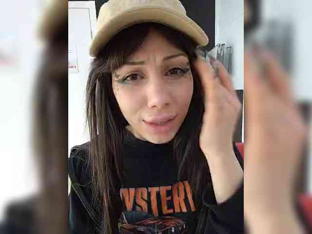 Tinablackkk webcam