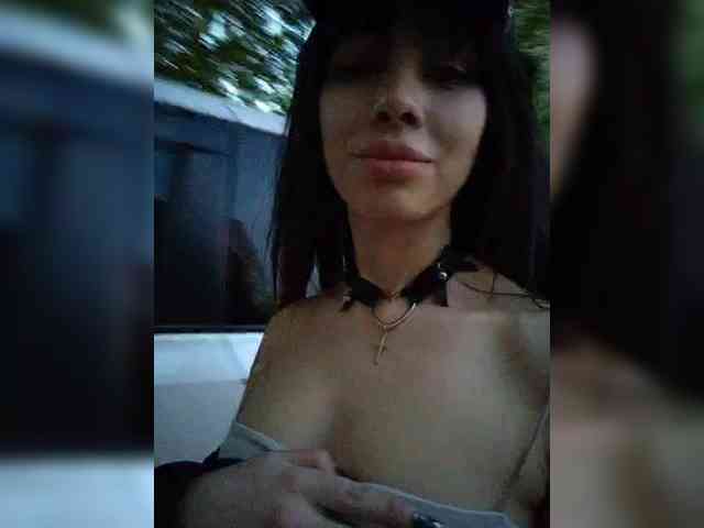Tinablackkk webcam