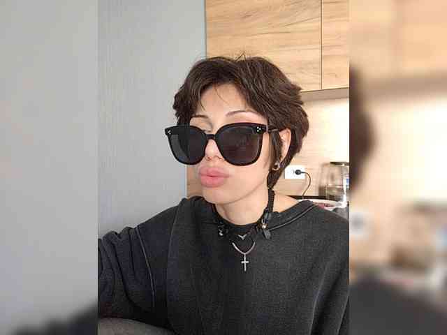 Tinablackkk webcam