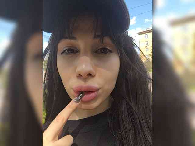 Tinablackkk webcam