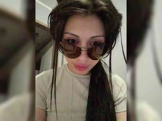 Tinablackkk webcam