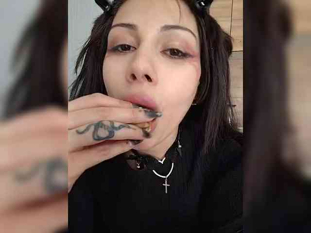 Tinablackkk webcam