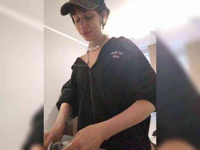Tinablackkk webcam