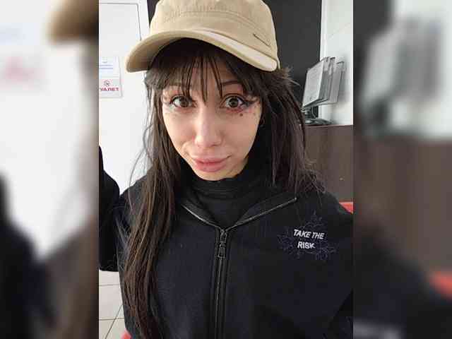 Tinablackkk webcam