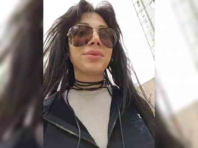 Tinablackkk webcam