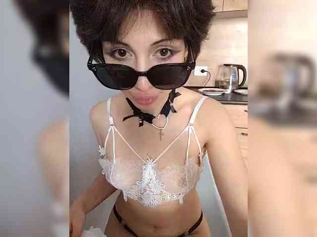 Tinablackkk webcam